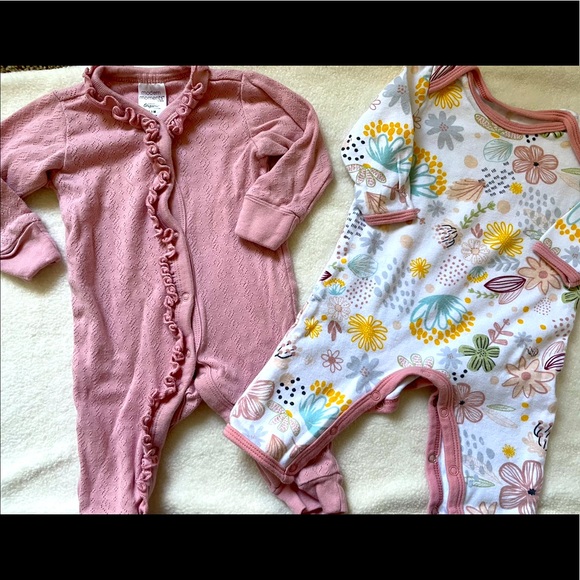 Gerber Other - 0-3 Month Girl Outfit Bundle